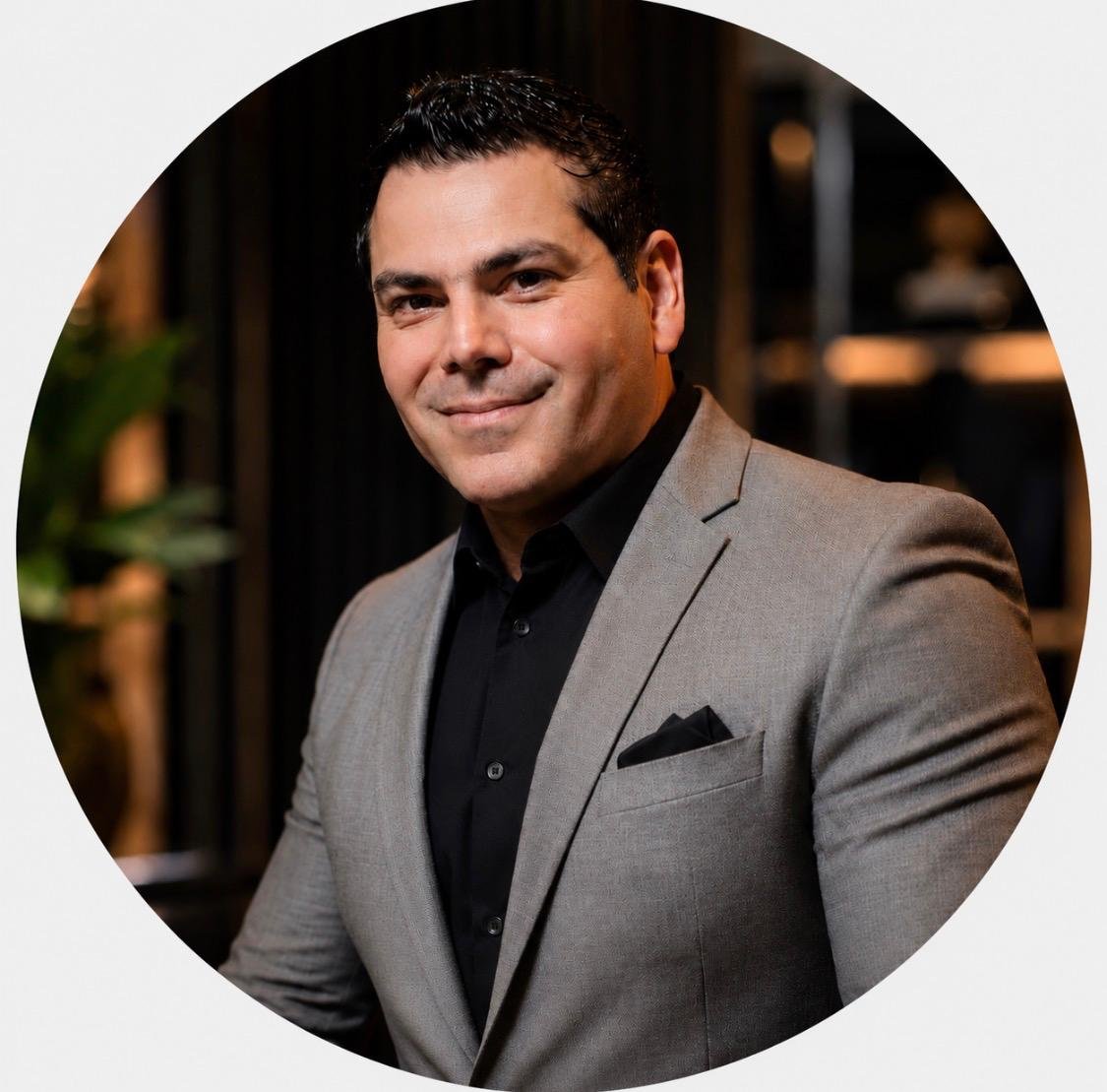 Gabriel Mendez, Broker